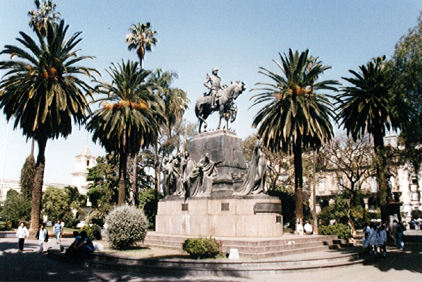 La plaza 9 de Julio  Salta