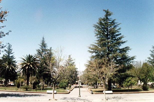 Place centrale de la petite ville de Cafayate