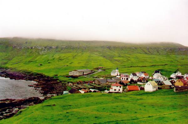 Village perdu au bout du monde, au fond d'un fjord