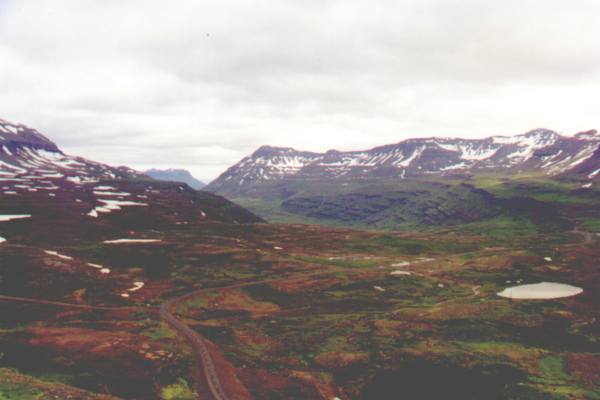 A peine 10 kms parcouru et le paysage est hallucinant, on se croirait  3 000 metres d'haltitude alors que la mer est juste derire